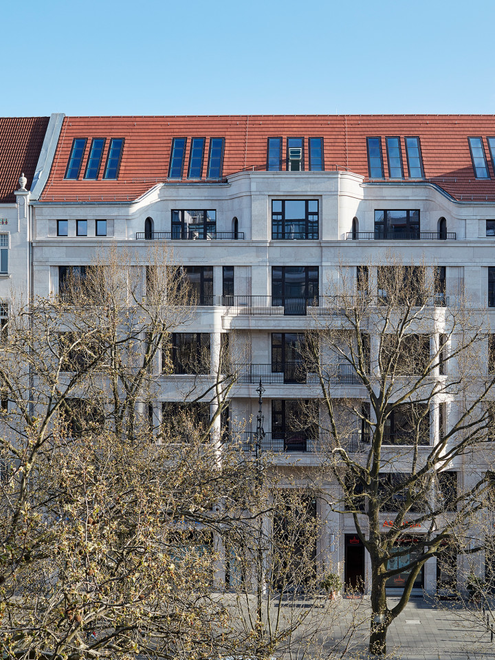 0294 Palais Holler NEU